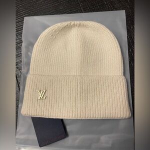 Louis Vuitton beige Knit Beanie silver LV emblem WARM 🔥NWT OS